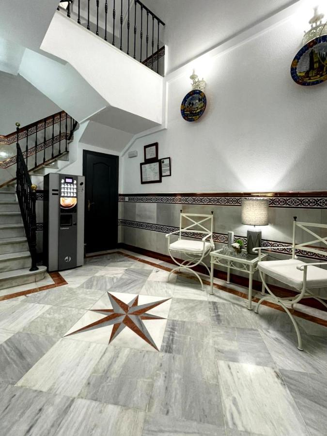 Hostal Paco'S Sevilla Eksteriør bilde Interior of the hotel