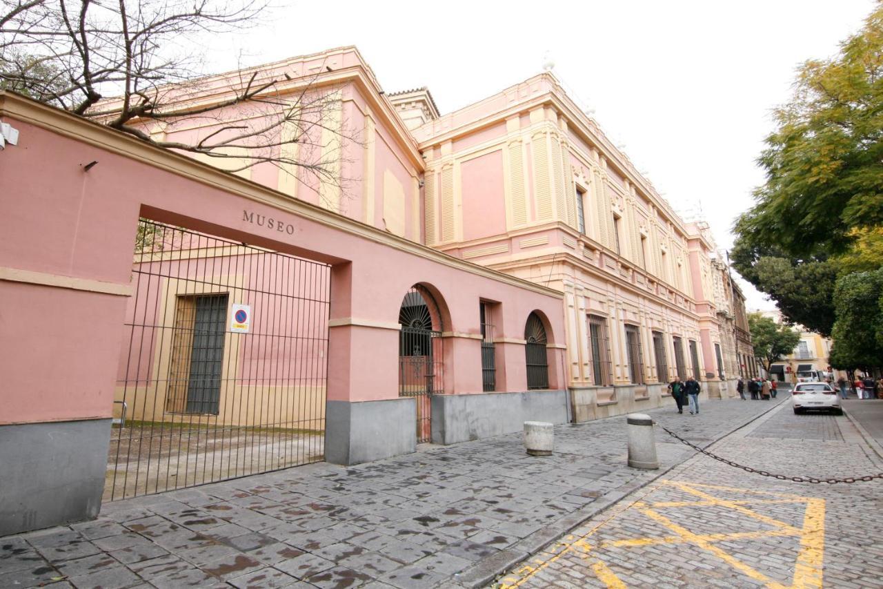 Hostal Paco'S Sevilla Eksteriør bilde The museum