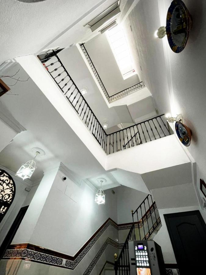 Hostal Paco'S Sevilla Eksteriør bilde Interior of the house