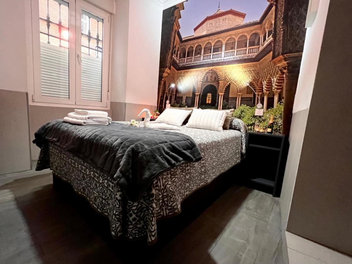 Hostal Paco'S Sevilla Eksteriør bilde A room at the hotel