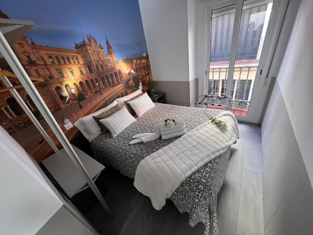Hostal Paco'S Sevilla Eksteriør bilde A room at the hotel