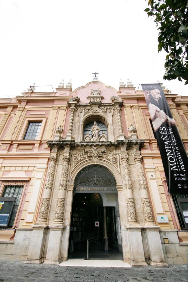 Hostal Paco'S Sevilla Eksteriør bilde Facade of the Museo de Arte Moderno de la Ciudad de México